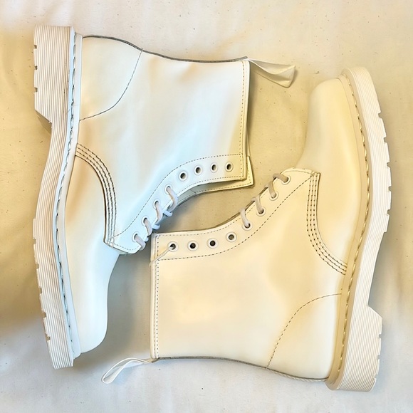Doc Martens 1460 Mono White Smooth Unisex Combat Boots #14357100 New in Box - Picture 6 of 12